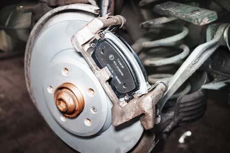 Замена тормозных колодок и дисков AUDI TT в Энгельсе